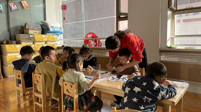 1765076533734279.jpg 0-3岁宝宝如何建立安全感